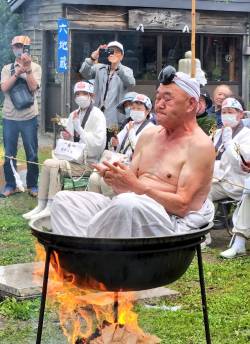 おじさんが釜茹でになる祭り想像の100倍意味わからなくて最高だった