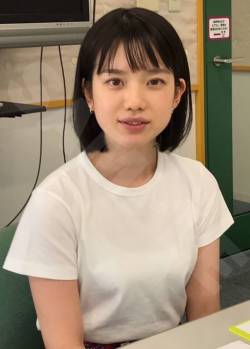 【朗報画像】弘中綾香ちゃん(32歳)の膨らみがセクシーすぎる