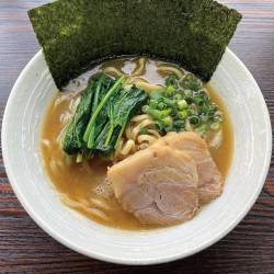 【緊急画像】家系ラーメン店、盛大にやらかす。