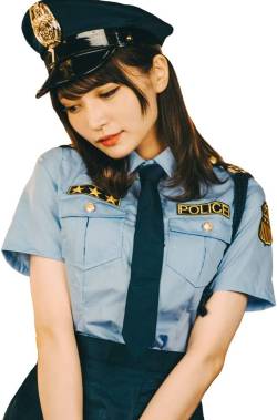 【画像】JKさんの警察のコスプレ、明らかに違反していると話題にｗｗｗｗｗ